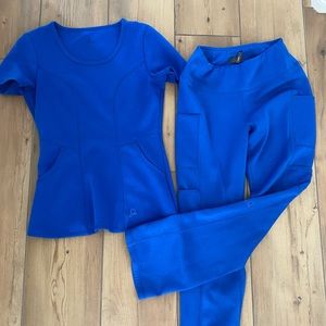 Jaanuu Scrubs in good condition